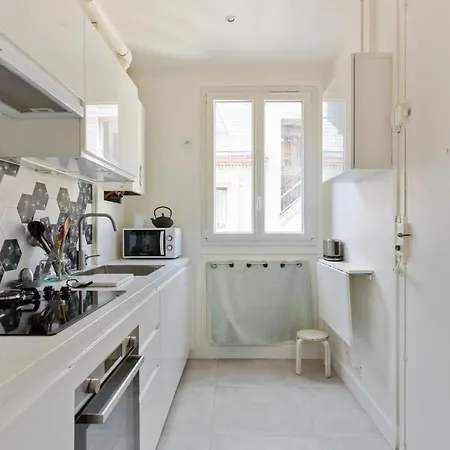 Spacious Flat In The 16th - Welkeys